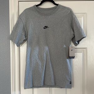 New Men’s Loose Fit Nike Shirt
